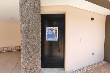 Casa de condomínio para alugar com 234m², 3 quartos e 4 vagasPLACA INSTALADA NA FACHADA