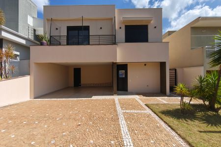 Casa de condomínio para alugar com 234m², 3 quartos e 4 vagasFachada