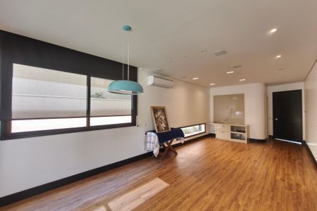 Casa de condomínio para alugar com 234m², 3 quartos e 4 vagasSala