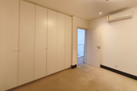 Casa de condomínio para alugar com 234m², 3 quartos e 4 vagasQuarto 3