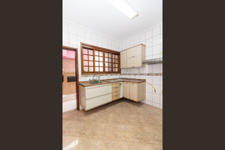 Casa para alugar com 130m², 7 quartos e 4 vagasCozinha