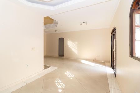 Casa para alugar com 130m², 7 quartos e 4 vagasSala