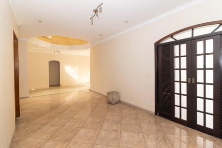 Casa para alugar com 130m², 7 quartos e 4 vagasSala