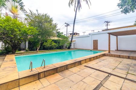 Casa para alugar com 130m², 7 quartos e 4 vagasPiscina
