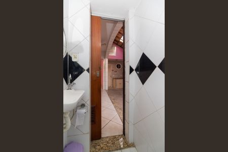 Casa para alugar com 130m², 7 quartos e 4 vagasÁrea Externa - Banheiro