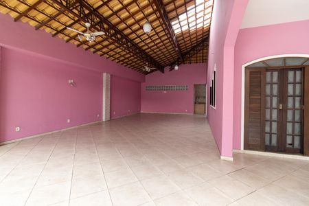 Casa para alugar com 130m², 7 quartos e 4 vagasÁrea externa