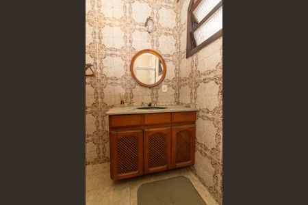 Casa para alugar com 130m², 7 quartos e 4 vagasBanheiro Social