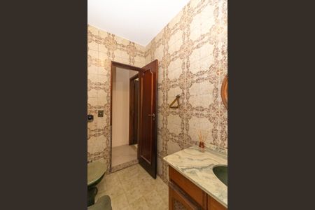 Casa para alugar com 130m², 7 quartos e 4 vagasBanheiro Social