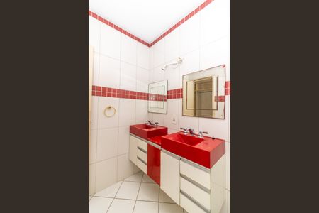 Casa para alugar com 130m², 7 quartos e 4 vagasBanheiro da Suíte 2