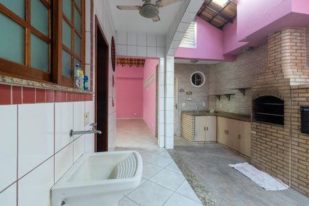 Casa para alugar com 130m², 7 quartos e 4 vagasÁrea de Serviço