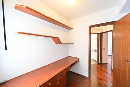 Apartamento à venda com 82m², 2 quartos e 2 vagasQuarto de Serviço 