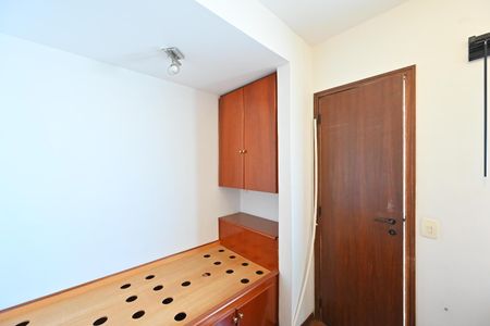 Apartamento à venda com 82m², 2 quartos e 2 vagasQuarto de Serviço 