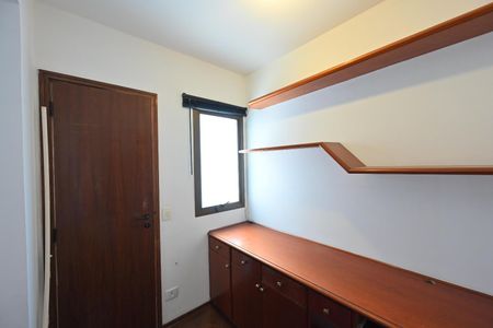 Apartamento à venda com 82m², 2 quartos e 2 vagasQuarto de Serviço 