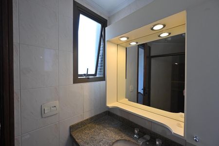 Apartamento à venda com 82m², 2 quartos e 2 vagasBanheiro da Suíte