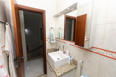 Casa à venda com 131m², 3 quartos e 4 vagasBanheiro Social