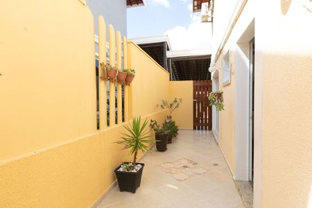 Casa à venda com 131m², 3 quartos e 4 vagasQuintal