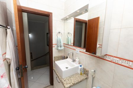 Casa à venda com 131m², 3 quartos e 4 vagasBanheiro Social