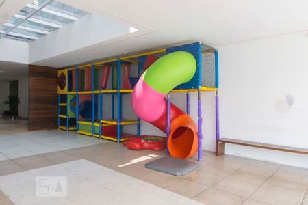 Apartamento à venda com 195m², 3 quartos e 3 vagasÁrea comum - Playground