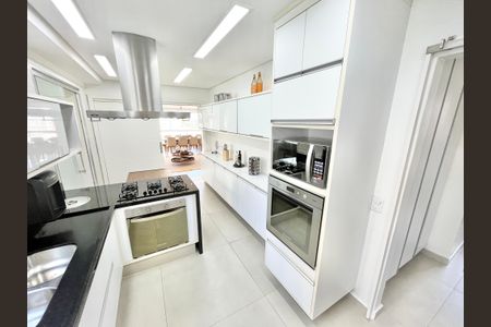 Apartamento à venda com 195m², 3 quartos e 3 vagasCozinha