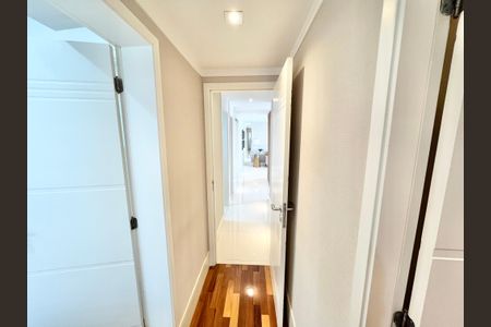 Apartamento à venda com 195m², 3 quartos e 3 vagasCorredor