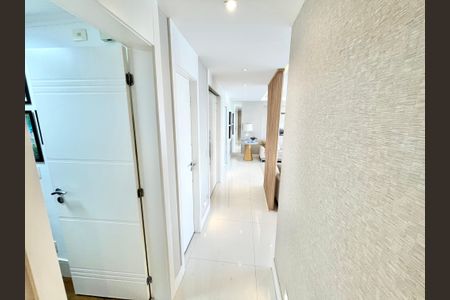 Apartamento à venda com 195m², 3 quartos e 3 vagasCorredor