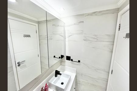 Apartamento à venda com 195m², 3 quartos e 3 vagasBanheiro da Suíte 1