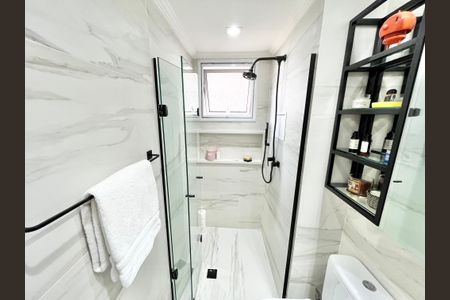 Apartamento à venda com 195m², 3 quartos e 3 vagasBanheiro da Suíte 1