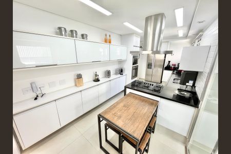 Apartamento à venda com 195m², 3 quartos e 3 vagasCozinha