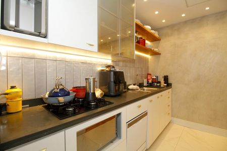 Apartamento à venda com 60m², 1 quarto e sem vagaCozinha e Área de Serviço