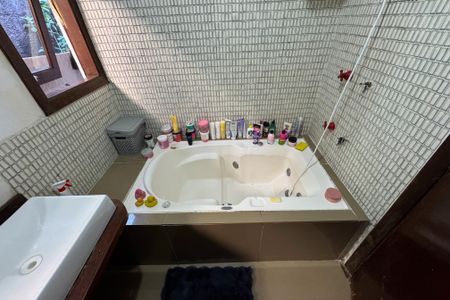 Casa à venda com 497m², 4 quartos e 2 vagasBanheiro Social