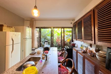 Casa à venda com 497m², 4 quartos e 2 vagasCozinha 1