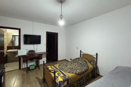 Casa à venda com 497m², 4 quartos e 2 vagasSuíte 2