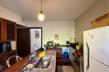 Casa à venda com 497m², 4 quartos e 2 vagasCozinha 1