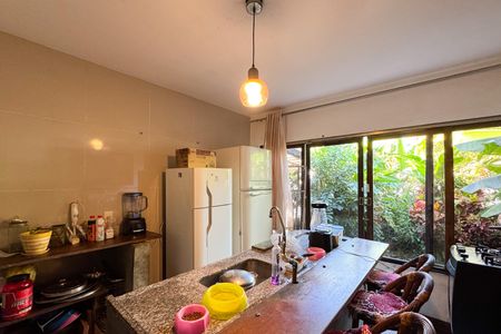 Casa à venda com 497m², 4 quartos e 2 vagasCozinha 1