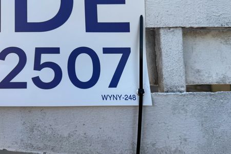 Casa à venda com 497m², 4 quartos e 2 vagasWYNY-248