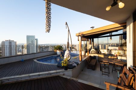 Apartamento para alugar com 4 quartos, 220m² em Parque Residencial Aquarius, São José dos Campos