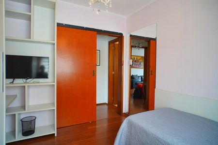 Quarto 2 de apartamento para alugar com 2 quartos, 90m² em Rio Branco, Porto Alegre