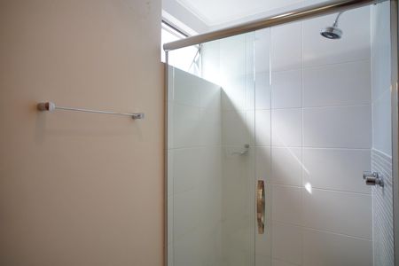 Banheiro suíte  de apartamento para alugar com 2 quartos, 90m² em Rio Branco, Porto Alegre