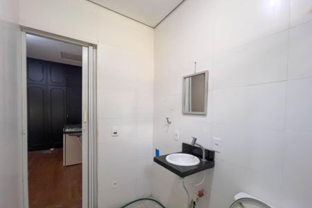 Banheiro de kitnet/studio para alugar com 1 quarto, 20m² em Cambuci, São Paulo