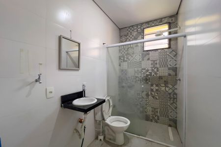 Banheiro de kitnet/studio para alugar com 1 quarto, 20m² em Cambuci, São Paulo