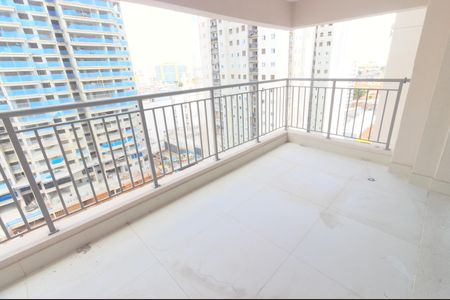 Apartamento à venda com 84m², 2 quartos e 1 vaga Apartamento à venda com 84m², 2 quartos e 1 vagaVaranda