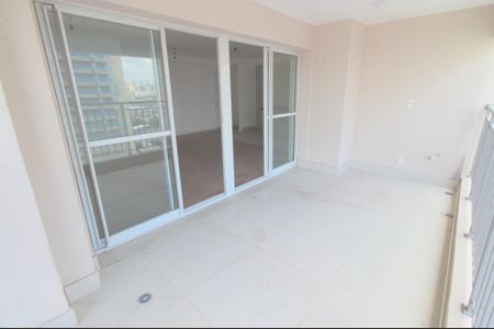 Apartamento à venda com 84m², 2 quartos e 1 vaga Apartamento à venda com 84m², 2 quartos e 1 vagaVaranda