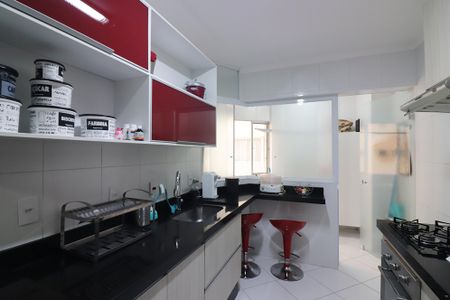Apartamento à venda com 67m², 2 quartos e 2 vagasCozinha 