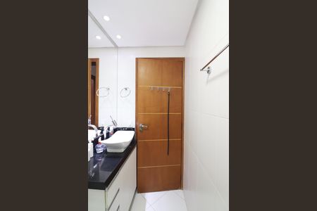 Apartamento à venda com 67m², 2 quartos e 2 vagasBanheiro Social