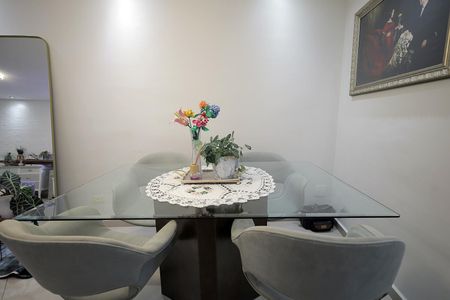 Apartamento à venda com 230m², 3 quartos e 2 vagas Apartamento à venda com 230m², 3 quartos e 2 vagasSala de Jantar