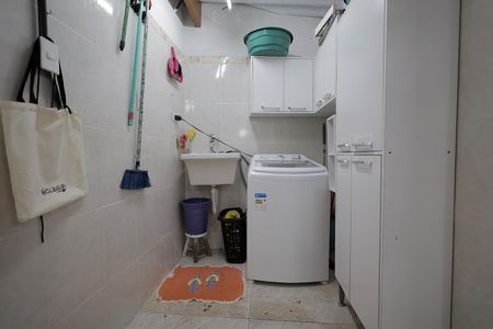 Apartamento à venda com 230m², 3 quartos e 2 vagas Apartamento à venda com 230m², 3 quartos e 2 vagasÁrea de Serviço