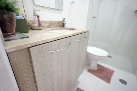 Apartamento à venda com 230m², 3 quartos e 2 vagas Apartamento à venda com 230m², 3 quartos e 2 vagasBanheiro 2