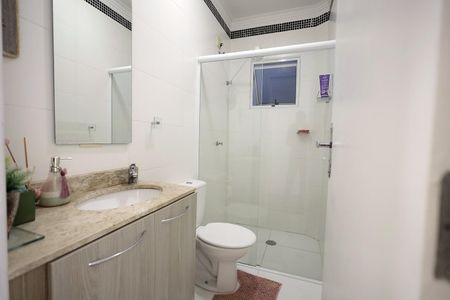 Apartamento à venda com 230m², 3 quartos e 2 vagas Apartamento à venda com 230m², 3 quartos e 2 vagasBanheiro 2