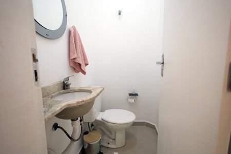 Apartamento à venda com 230m², 3 quartos e 2 vagas Apartamento à venda com 230m², 3 quartos e 2 vagasBanheiro 1