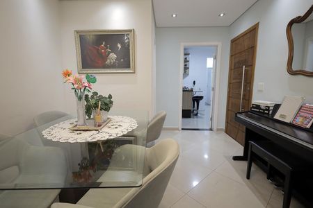 Apartamento à venda com 230m², 3 quartos e 2 vagas Apartamento à venda com 230m², 3 quartos e 2 vagasSala de Jantar